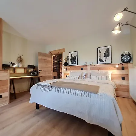 1, La Perpontaise Bed & Breakfast Pierrepont-sur-l'Arentele